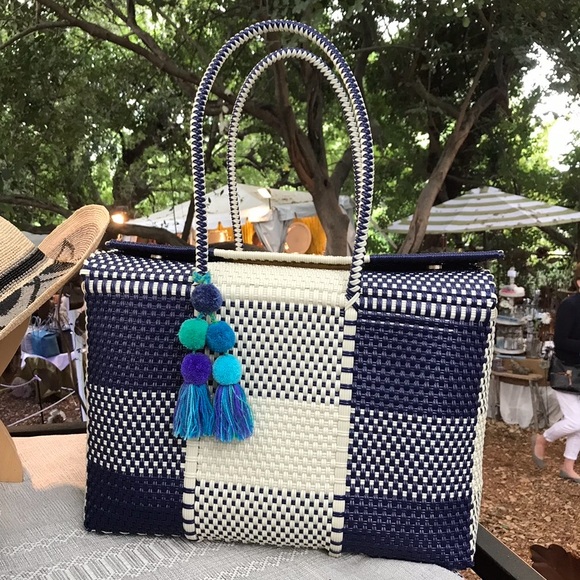 Un Pueblo Handbags - Handmade in 🇲🇽 Mexico! Un Pueblo Navy and White Tote